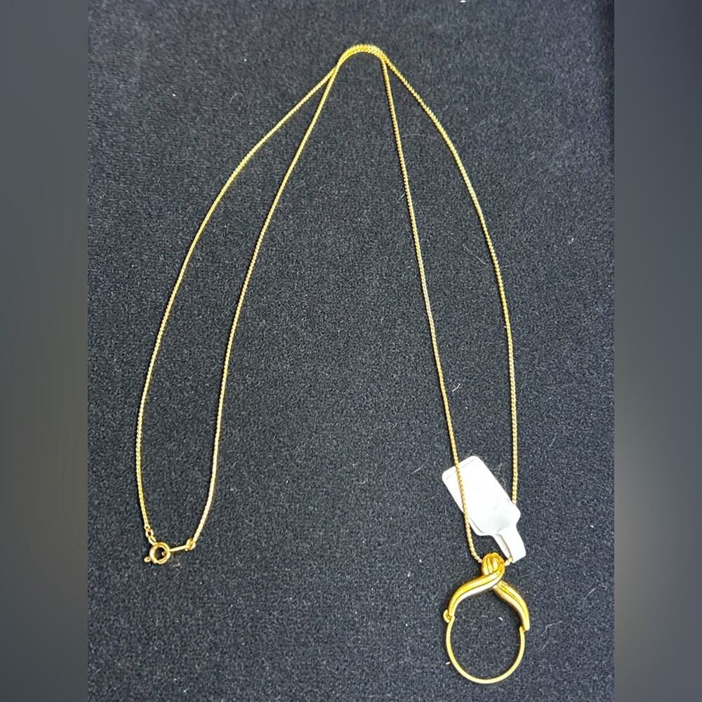 Vintage- Trifari- 1970s Trifari Pendant Necklace